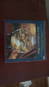 lot 60751 image: Classic Treasures Deer Collectors Plate - Retail $15