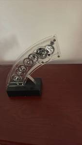 lot 60753 image: Clear Acrylic Gear Mechanism Desk Clock with Black Base - Retail $25
