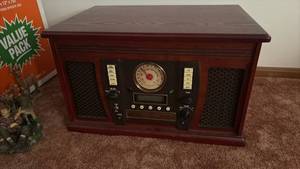 lot 60754 image: Wooden Record Player Turntable Radio CD Player Music System - Retail $89