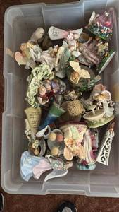 lot 60762 image: Assorted Angel Figurine Collection Lot - Retail $25