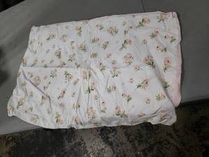 lot 8926 image: Laura Ashley Floral Pattern Comforter Set with Pink Roses FQ