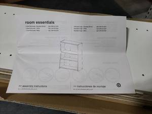 lot 8942 image: Room Essentials 3-Shelf Bookcase - Retail $28