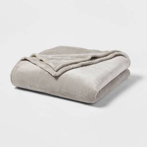 lot 8971 image: King Microplush Bed Blanket Gray - Threshold Cozy Polyester, Traditional Style, No Fill, Year-Round Comfort - Retail $70
