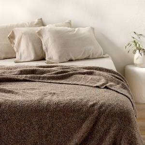 lot 8984 image: King Boucle Blanket Warm - Casaluna - Retail $80