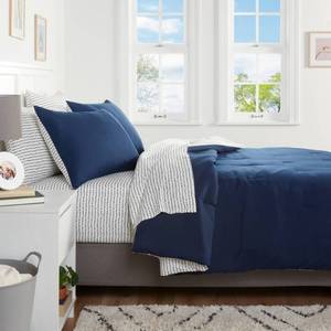 lot 9016 image: 7pc Queen Solid Microfiber Comforter & Sheets Set NavyGray - Room Essentials Polyester Bedding, Quilted - Retail $55