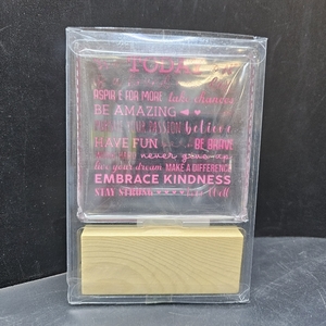 lot 2048 image: Decorative Signage - 4x4 inches Acrylic Sign with Wooden Stand for Desk, Table, Shelf