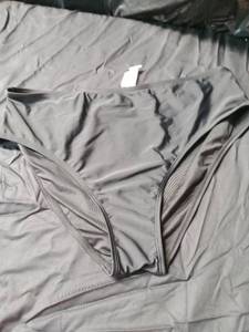 lot 1176 image: Womens Black Bikini Bottoms size XL