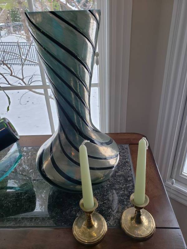 lot 5016 image: (2) Brass candlesticks and designer vase