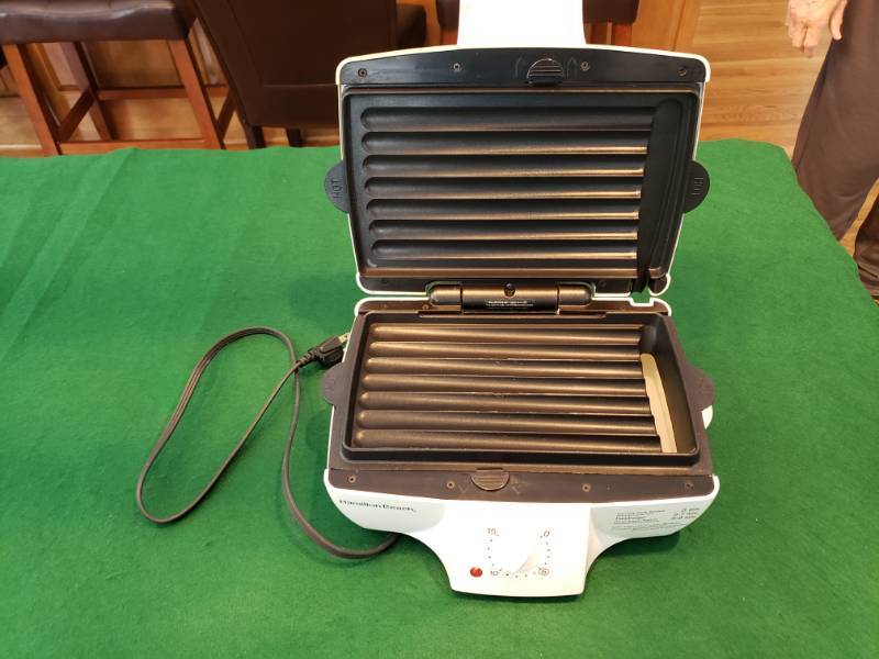 lot 5017 image: Hamilton Beach electric grill