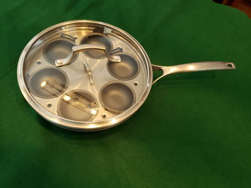 lot 5020 image: Calphalon 6 egg poaching pan