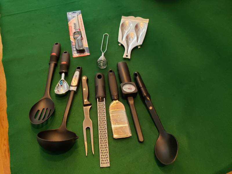 lot 5024 image: Lot of kitchen utensils