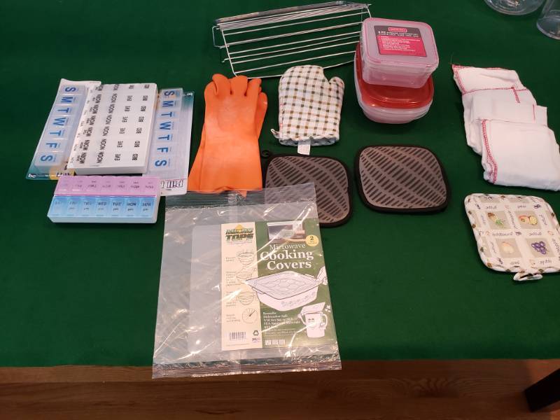 lot 5029 image: Pot Holders, towels, pill boxes, and more