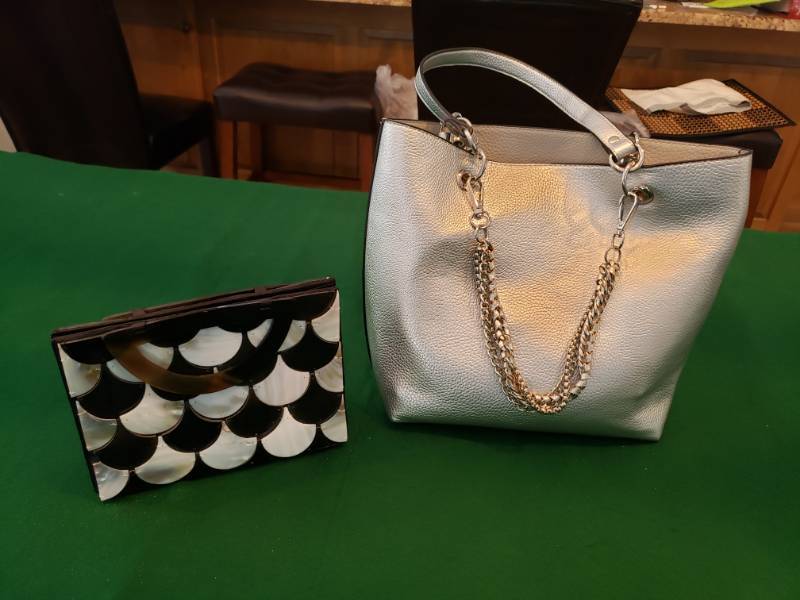 lot 5030 image: Lot (2) Ladies Purses
