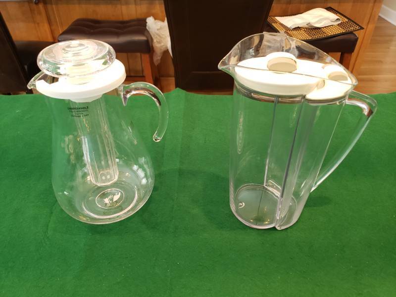 lot 5031 image: Lot (2) water pitchers
