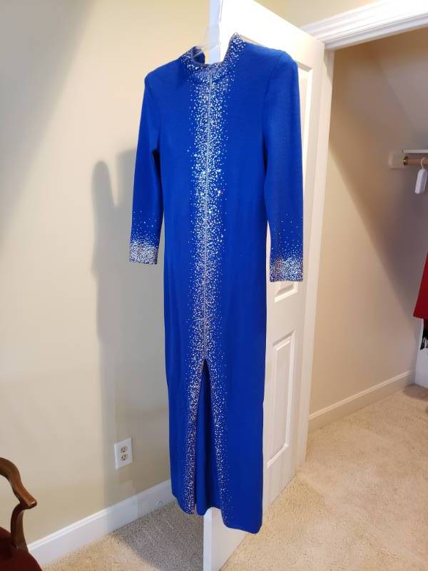lot 5050 image: St. Johns Cobalt Blue Evening Gown Size 6