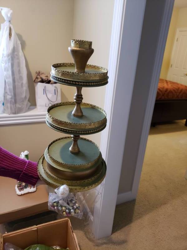 lot 5054 image: Christmas tiered decor item