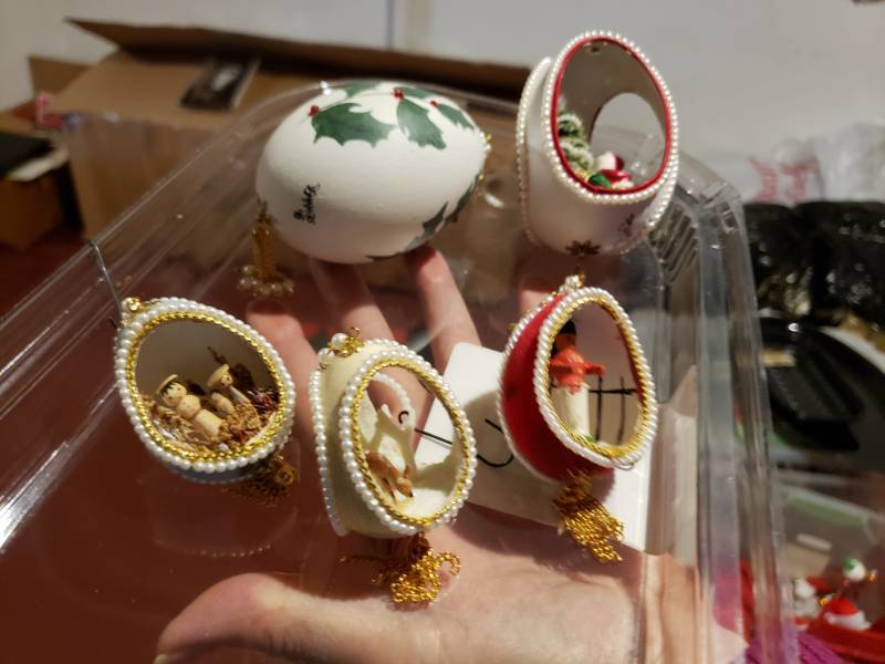 lot 5058 image: Lot (5) handmade egg ornaments