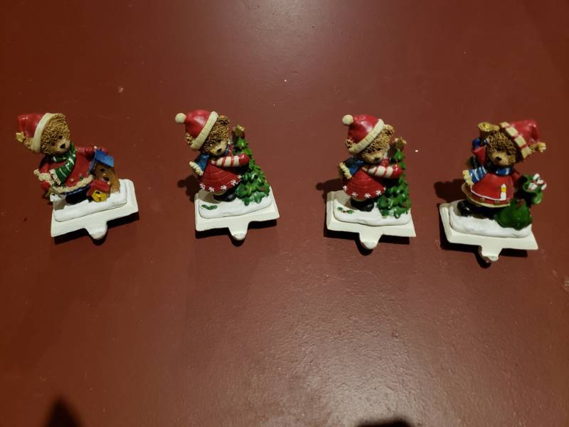 lot 5059 image: Lot of stockings and holders