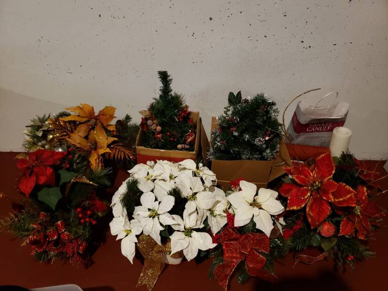lot 5064 image: Lot of Christmas decor