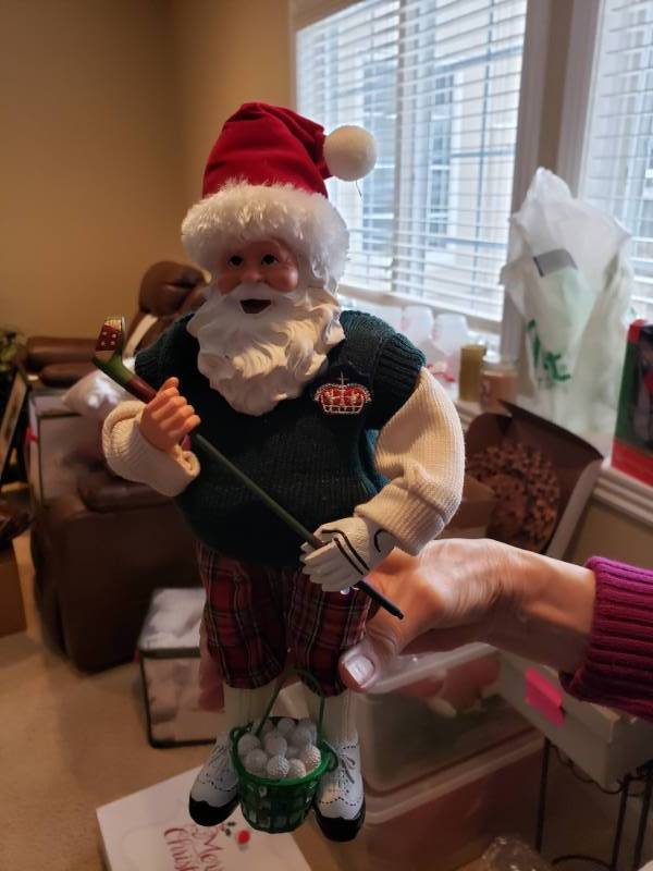 lot 5066 image: Golfing Santa