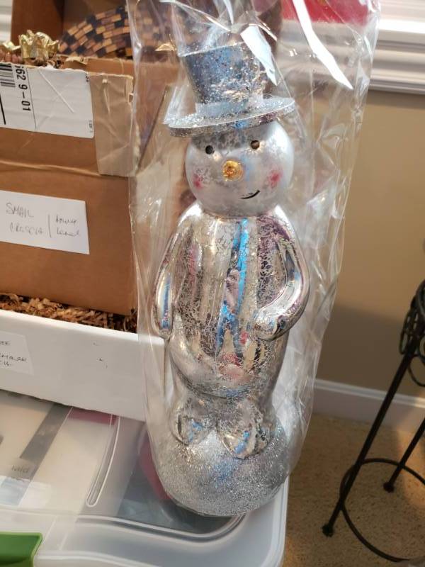 lot 5074 image: Snowman decoration