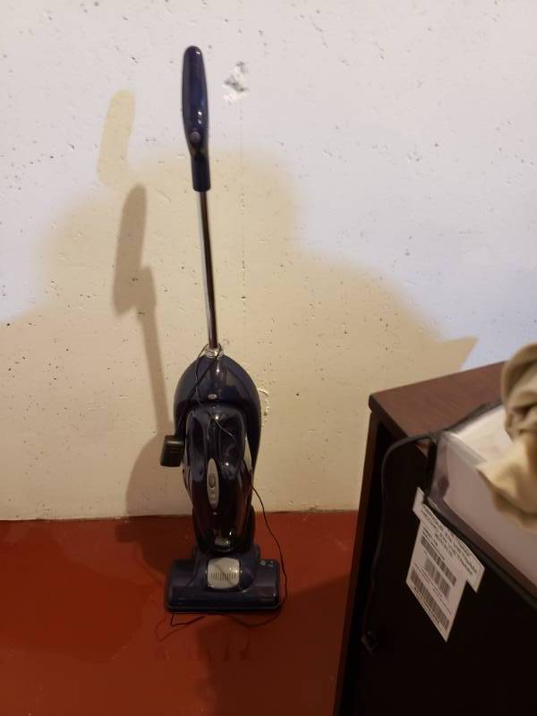 lot 5092 image: Vacuum sweeper