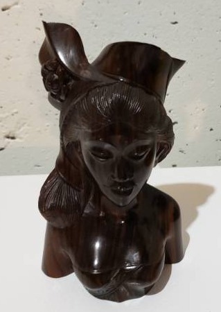 lot 5112 image: Wood carving from Indonesia