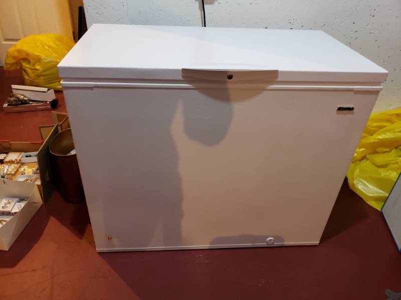lot 5139 image: White chest freezer