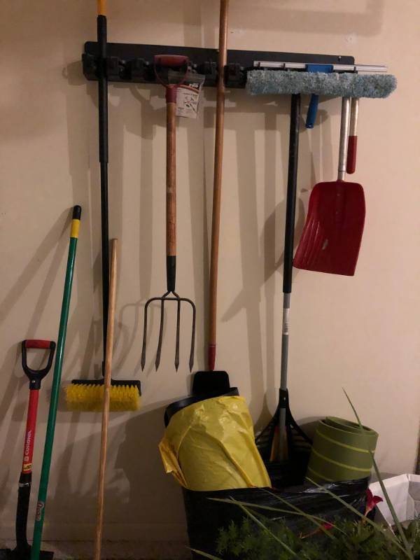lot 5145 image: Lot of gardening tools