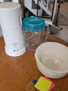 lot 3 image: White Corelle Mixing Bowl with Spout