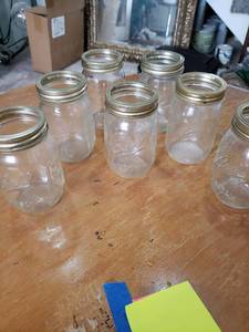 lot 4 image: Ball Mason Glass Canning Jars with Metal Lids Collection