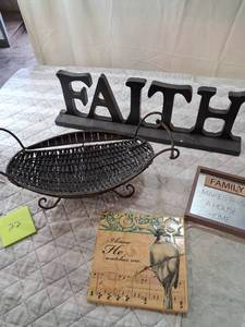 lot 22 image: Faith Wood Sign and Home Decor Bundle