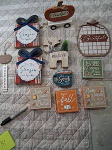 lot 31 image: Fall and Autumn Themed Wood Sign Collection