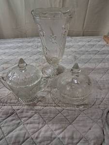 lot 41 image: Clear Pressed Glass Vase with Covered Sugar Bowl Set