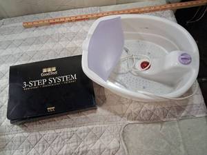 lot 51 image: GoodFeet 3-Step System Foot Spa with Foot Bath