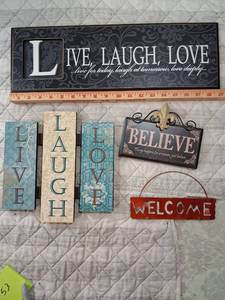 lot 53 image: Home Decor Wall Signs Set - Live Laugh Love, Welcome, Believe