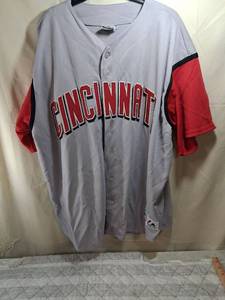 lot 62 image: Cincinnati Reds Baseball Jersey