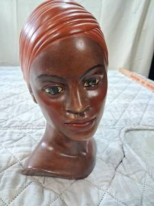 lot 63 image: Ceramic Woman Head Bust with Turban by Elsie Nabor