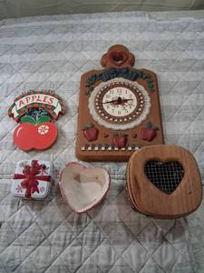 lot 87 image: Apple Theme Kitchen Clock and Accessories Set