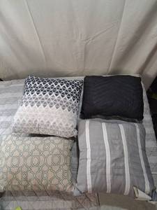 lot 92 image: Decorative Throw Pillow Set with Geometric Patterns