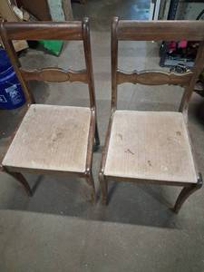 lot 109 image: Traditional Wooden Dining Chairs with Upholstered Seats
