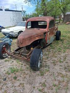 lot 111 image: 1947 Ford Pickup Truck Project Vehicle. No title bill of sale.