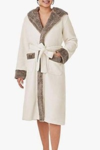 lot 12344 image: Members Mark Plush Robe, SM