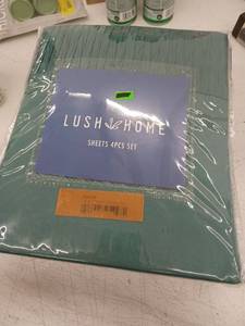 lot 12426 image: Lush Home King Size Sheet Set 4 Piece Green