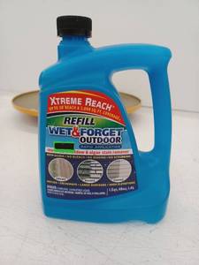 lot 12569 image: Wet & Forget Outdoor Cleaner Refill 48oz
