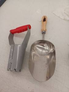 lot 12596 image: Gardening Tools Lot