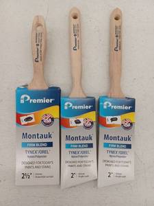 lot 12615 image: Miscellaneous Paint Brush Lot, 2in And 2.5in Premier Montauk Firm Blend