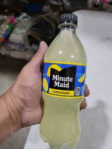 lot 2685 image: Minute Maid Lemonade Plastic Bottle 20FLoz 6 pack