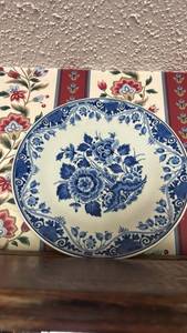 lot 40002 image: Blue and White Floral Decorative Plate