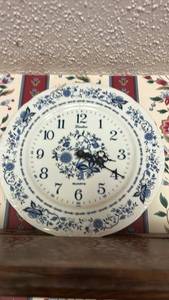lot 40004 image: Linden Quartz Wall Clock Blue Floral Pattern
